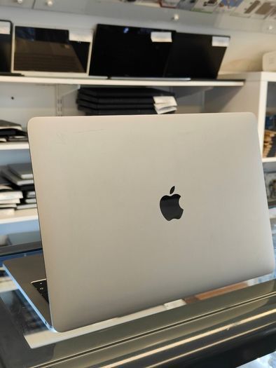 Touch Bar Apple MacBook Pro 13" A2159 2019 i5-8257U 8GB 256GB RETINA 2560 x 1600 (Battery Cycle: 165)