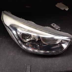 Hyundai ix35 headlights