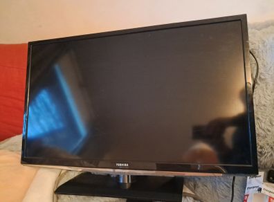 Toshiba 32-inch LCD TV - 32HL933B