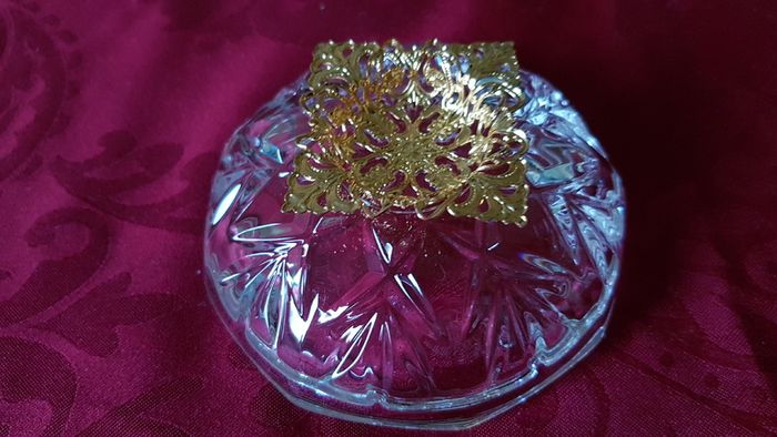 Killarney Crystal Cut Crystal Glass Happy Birthday Lidded Jewelry Dish / Bowl With 22 Carat Gold Cover Handle and Footed Base Finishing Made In Ireland