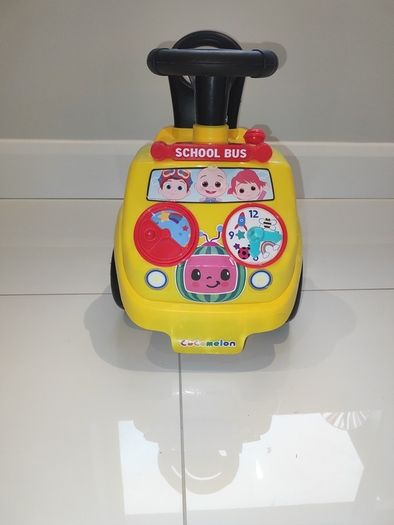 CoComelon Lights and Sounds Activity School Bus Ride-On