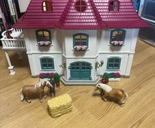 Schleich Horse Club Lakeside Country House 42551