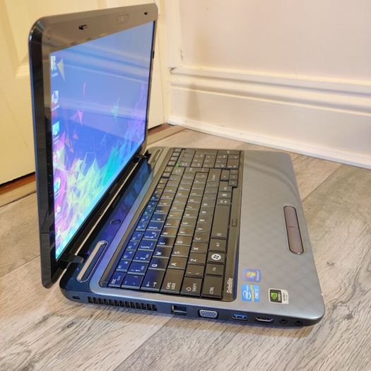 Intel i7 Toshiba Satellite Windows 7 Laptop for Old games/software 2000s era