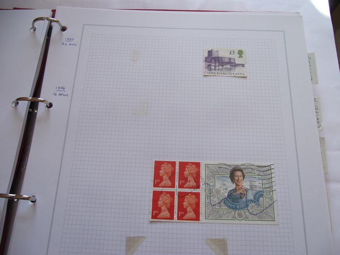 A valuable comprehensive collection of Elizabeth II stamps, hinged in the album (1952-2000)