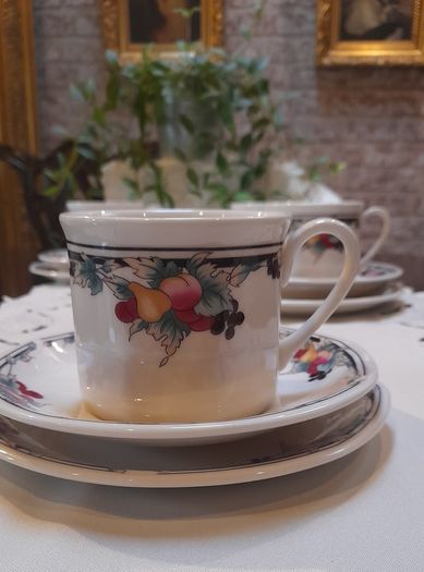 Royal Albert " Autumn Glory " tea set