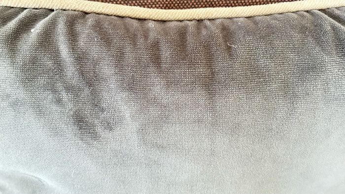 4 cushions