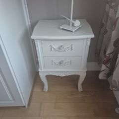 Bedside locker and chest of drawers