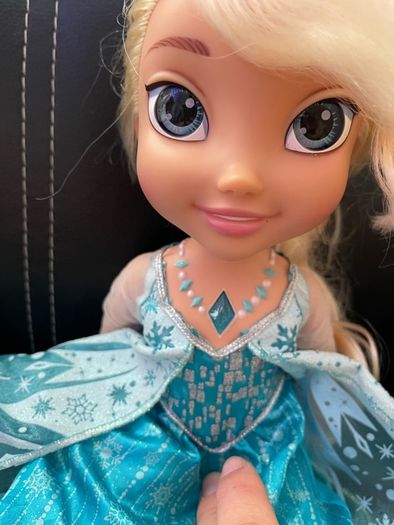 singing elsa frozen