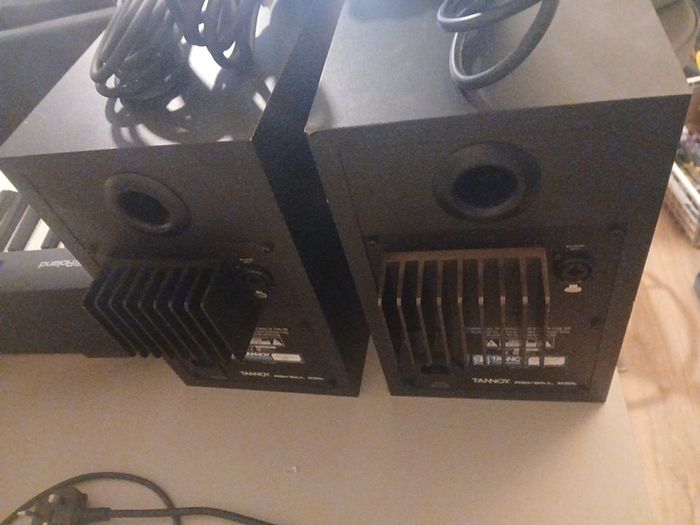 Tannoy Reveal R5A pair