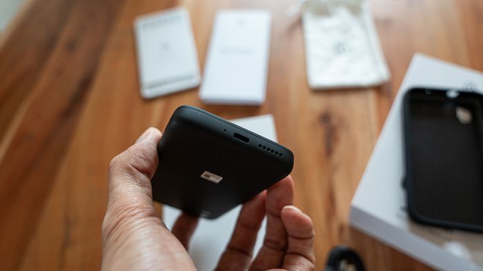 Mudita Kompakt - Minimalist E-ink Phone