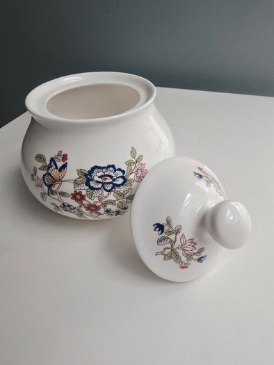 Vintage Royal Tara Fine Bone China Tea Set - "Tara Hall" Collection (5 Pieces)