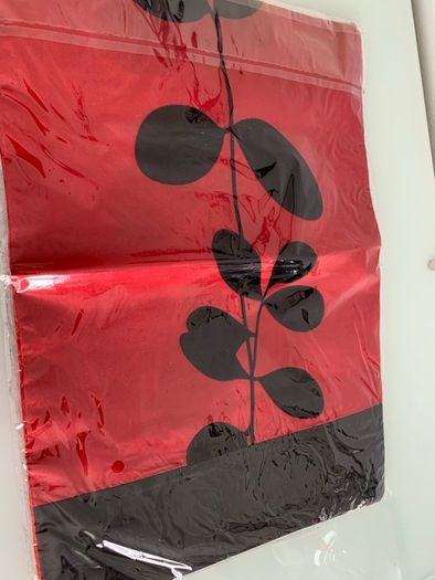 BNWT 4 Silk Place Mats with chopsticks and holder