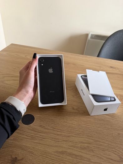 Iphone 10 R  (XR- 128GB - Black)