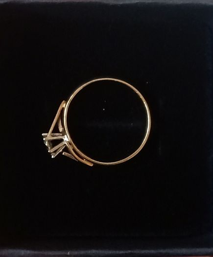 Vintage 9ct gold diamond solitaire ring size K