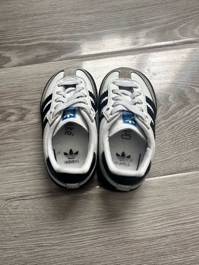 Toddler Adidas Runners - UK 4