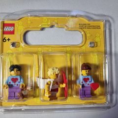 Lego minifigures Valentine's Day