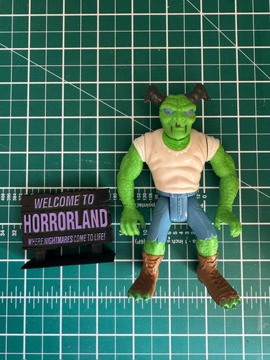 Hasbro Goosebumps Monster in a Bag figure