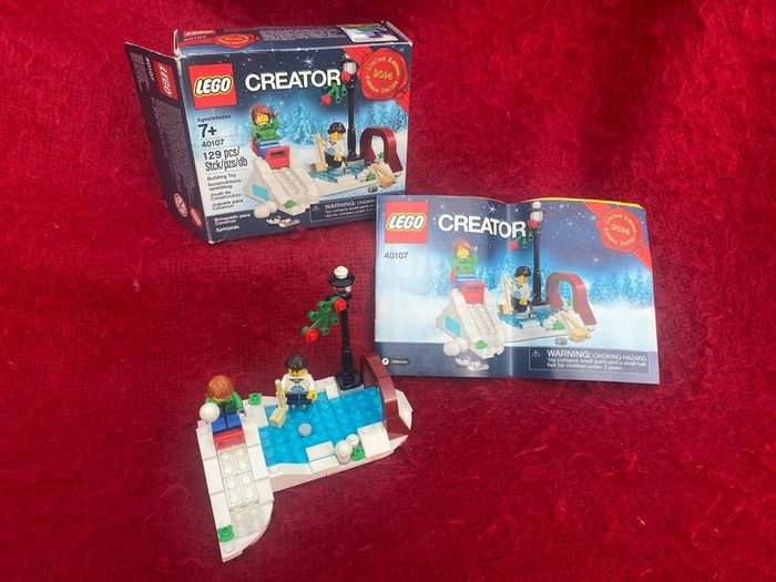 Lego limited edition winter skating scene 40107