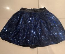 Girls sequinned skirt age 9/10