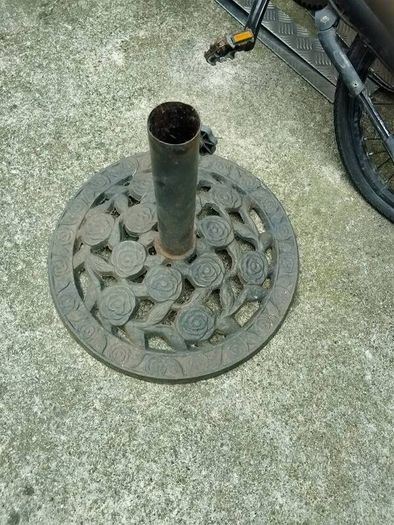 Cast iron Garden umbrella stand