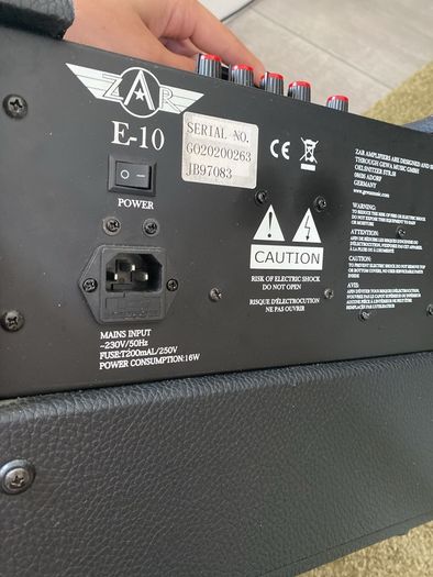 Guitar amp