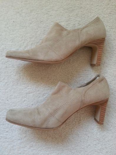 Cream High Heel Shoes