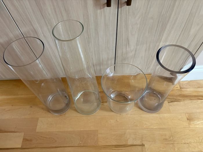 Bunch of x4 Glass Vases L size AE