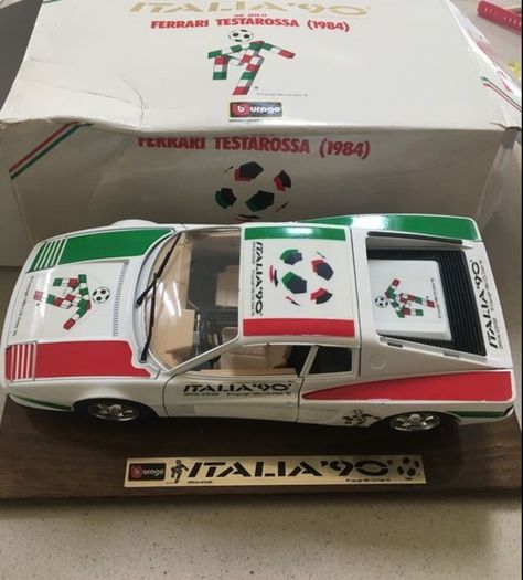 Italia 1990 Ferrari Testarossa 1/18 Burago