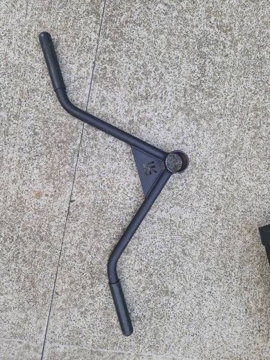 Gym Equipment. Lat Pulldown Extensions and Landmine Handle. 10 euro each.