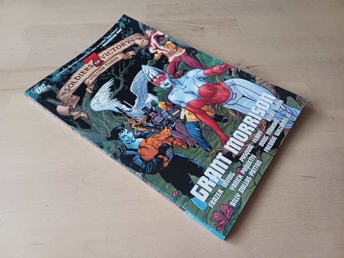 Seven Soldiers of Victory by Grant Morrison (Volume 1 to 4 DC Comics Graphic Novels 2006)