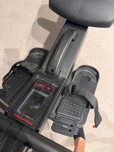 Folding rowing machine proform r600