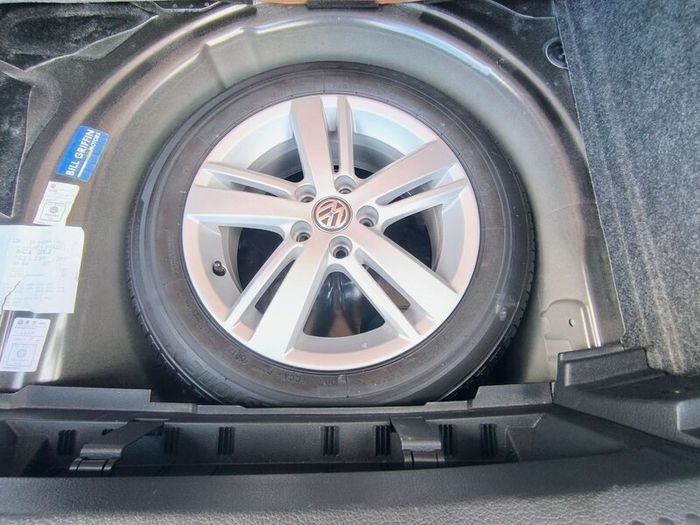 2016 Volkswagen Polo 1.2 TSI Automatic 40,000km