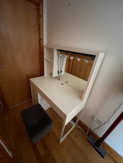 Make up Desk