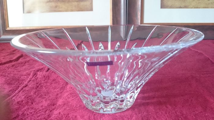 New In Box And Never Used Marquis By Waterford Crystal Sheridan Flared 10 Inch Centerpiece Bowl Made In Germany