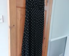 dress size 14 stretch material zip open to back nice button front detailing
