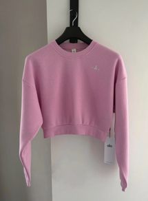 Alo Accolade crew neck in candy heart pink