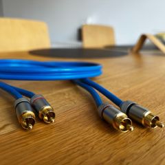 IXOS 104 High-Performance RCA Interconnect Cables (1m Pair)