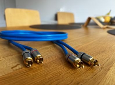 IXOS 104 High-Performance RCA Interconnect Cables (1m Pair)