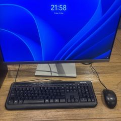 HP Z1 Tower G5 Workstation with HP 27 inch Quad HD Monitor VERY High Spec Setup