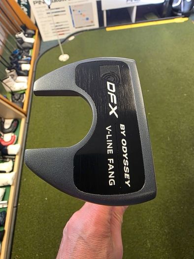 Odyssey DFX V-Line Fang Putter 33"