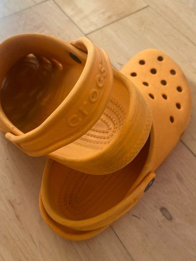 kids crocs unisex size 3 junior