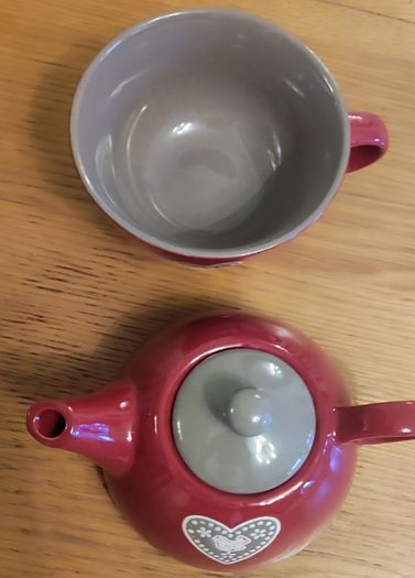 Teapot and cup