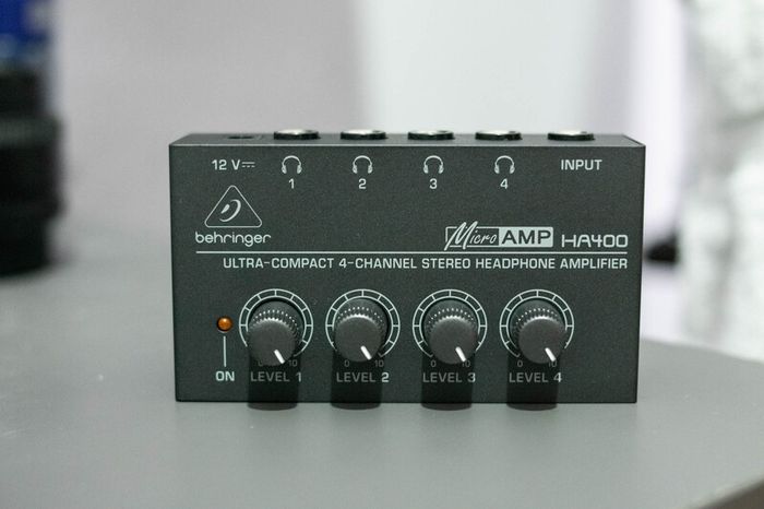 Behringer Ha400