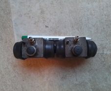 2.Rover P6 Wheel Cylinders.