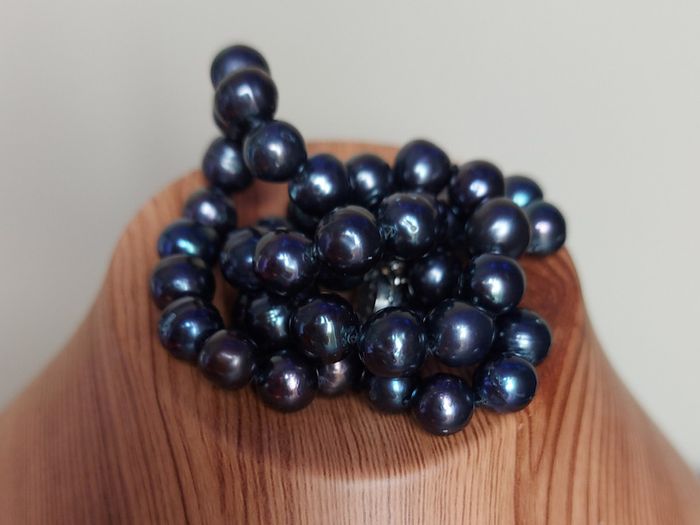 Cultured Tahitian Black Pearl Necklace & earrings