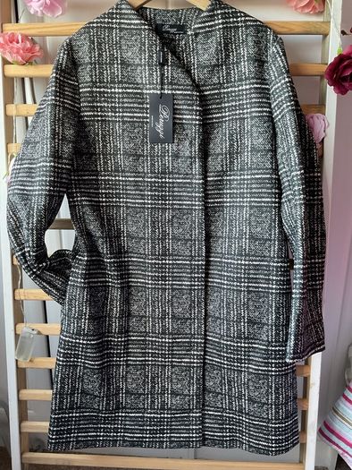coat Bnwt peruzzi coat size 38 herringbone print.   Italian brand choice boutiques