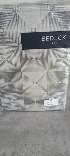 Bedeck King Size duvet cover and 2  Pillowcases and 1 Pair of 90x90 curtains