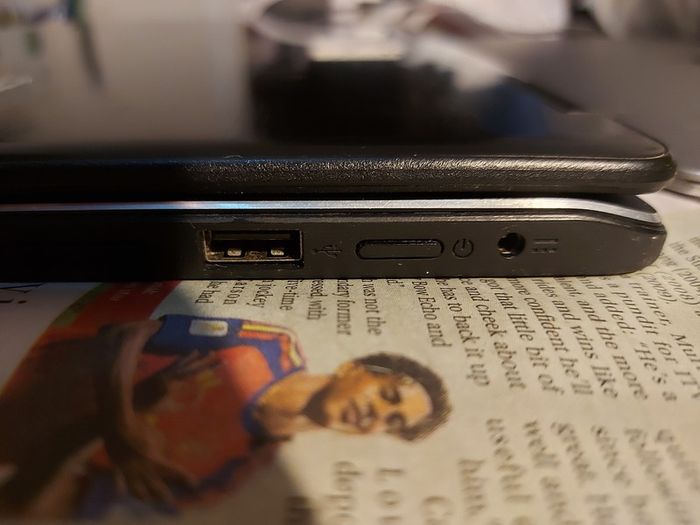 Acer Aspire R14, in excellent cosmetic condition, for parts or repair, No SSD or RAM, everything else is good