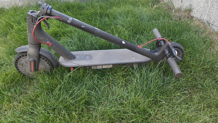 Broken Electric scooter for parts.