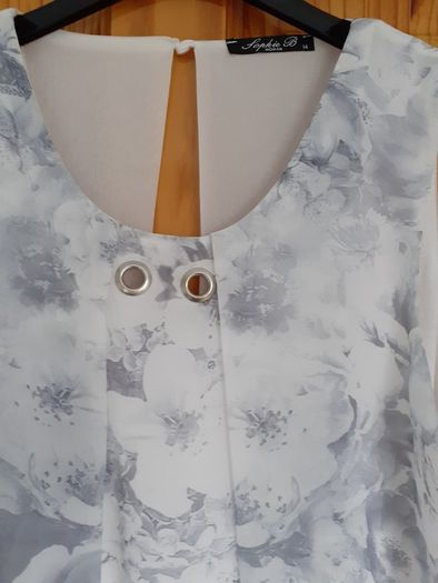 Top - Grey & White - Size 14 - NEW